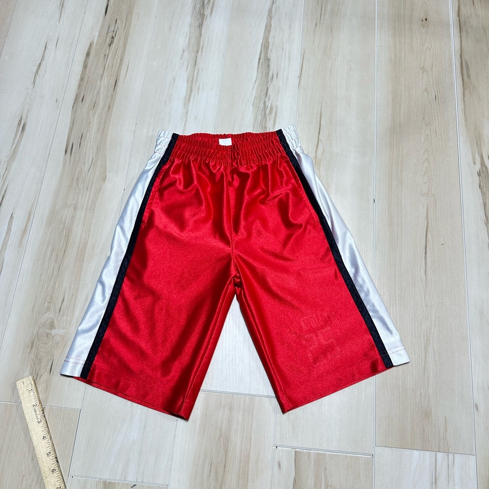 Boys red GAP basketball shorts size M 19-438